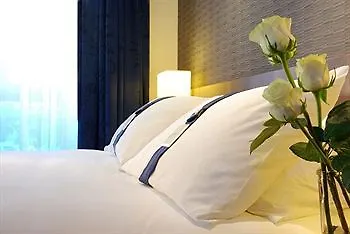 Express Marseille Airport 3*
